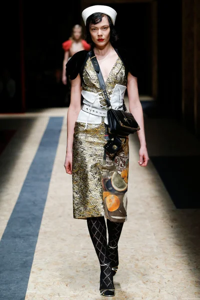 Look 46
